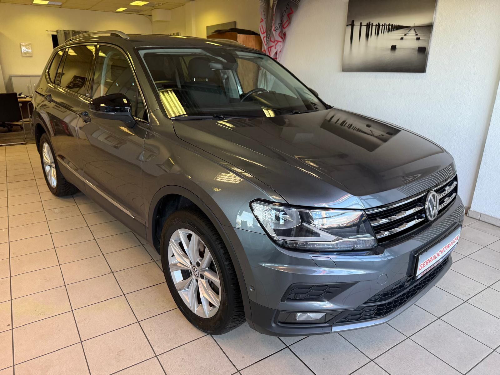 Fahrzeugabbildung Volkswagen Tiguan Allspace IQ.DRIVE/1. Hand / Navi /Digital