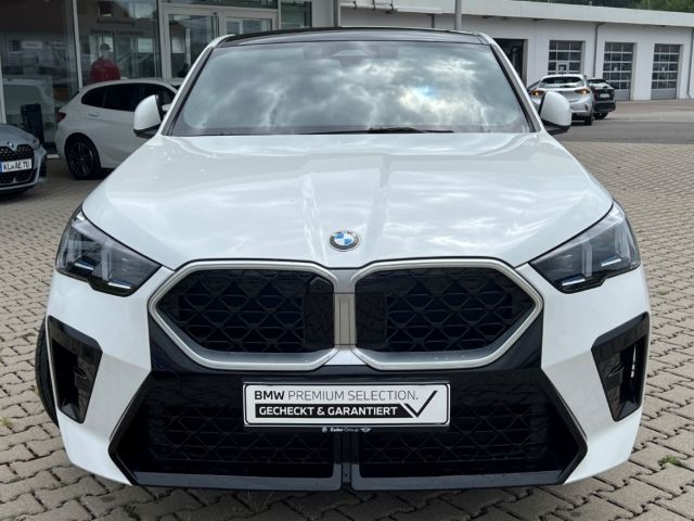 BMW X2 xDrive20d M Sport 20'' IconGlow HUD AHK Pano foto 3