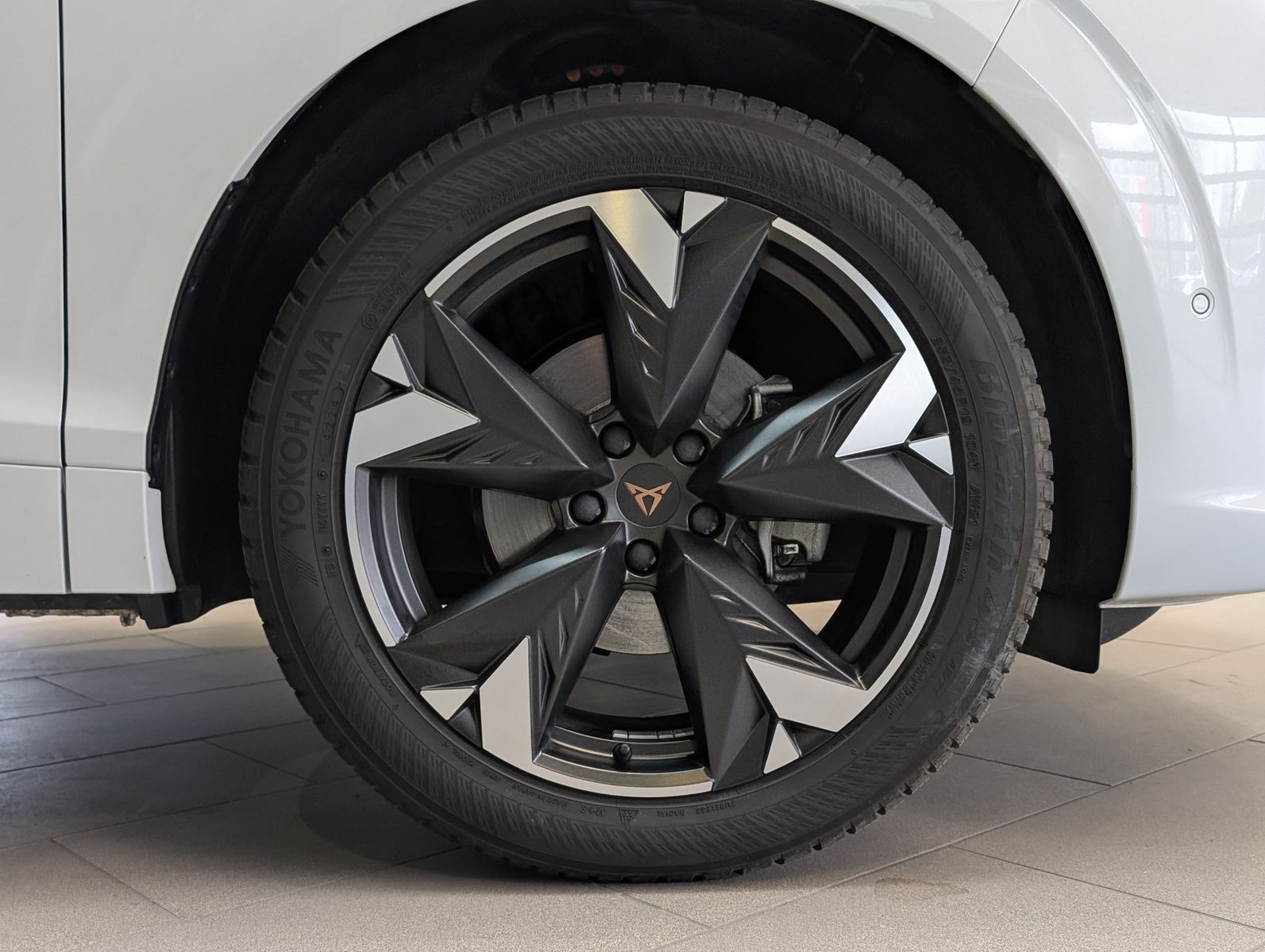 Immagine del veicolo CUPRA Terramar 1.5 eTSI Pacchetto Sennheiser Edge HUD 19 pollici