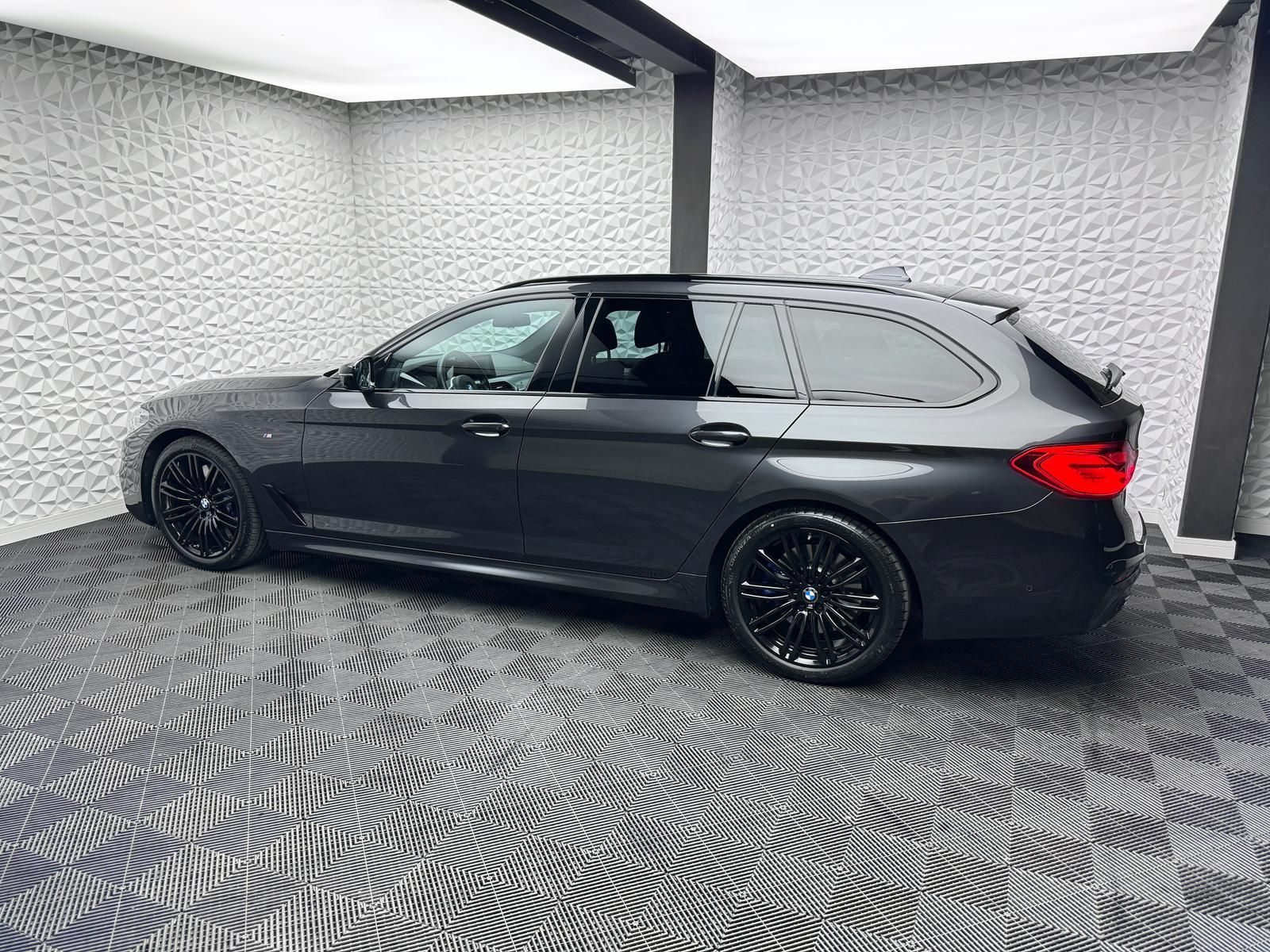 Fahrzeugabbildung BMW d*XDRIVE*M-PAKET*AHK*H&K*LIVE*360°HUD*KEYL*DAB