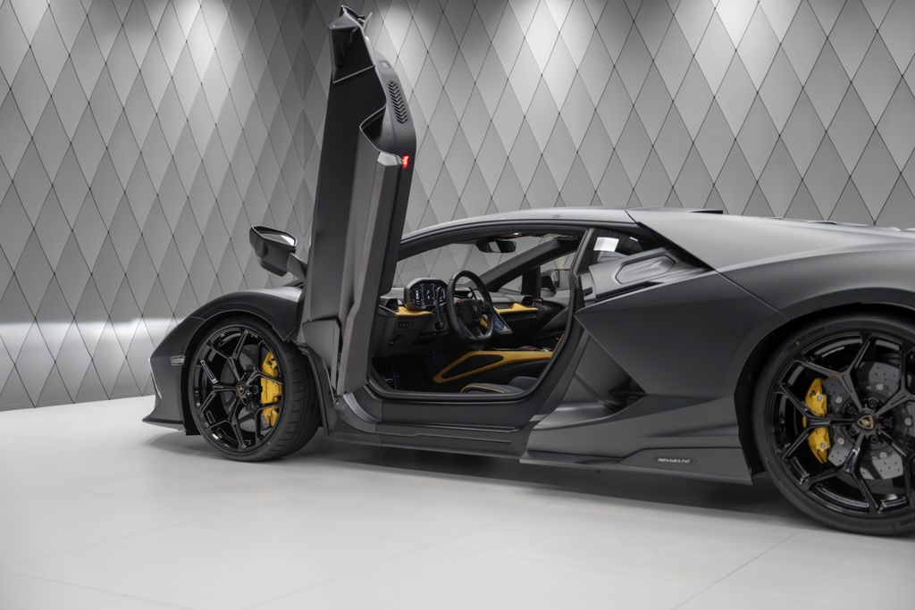 Revuelto 6.5 V12 MATTBLACK BIG CARBON PACKAGES - Bild 12