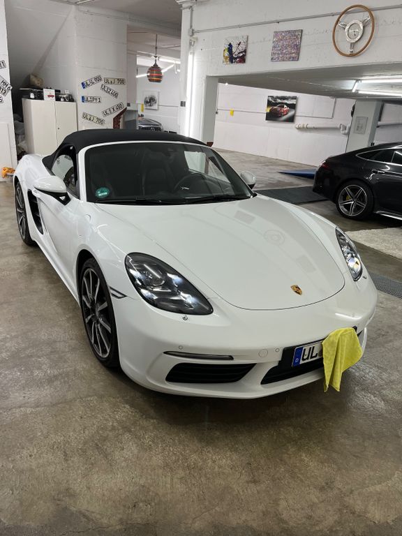 Image of Porsche Boxster