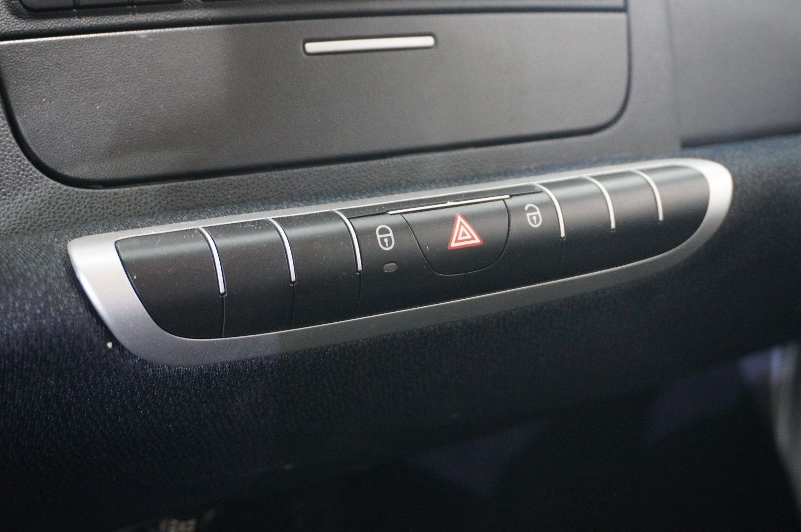 Fahrzeugabbildung Smart ForTwo 1.0 COUPE PASSION AUTOM. KLIMA/PANO/RADIO