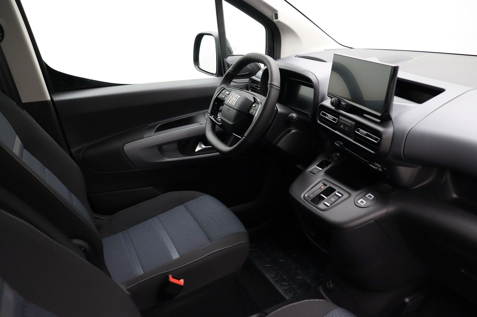 Fahrzeugabbildung Fiat Doblò Kombi L1 1.5 Diesel 96 kW Serie4