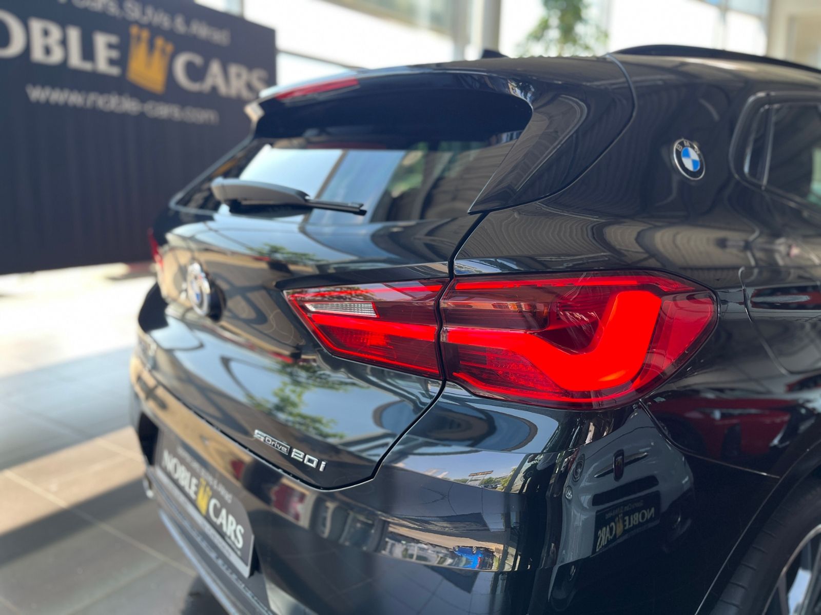 Fahrzeugabbildung BMW X2 sDrive 20 i M Sport Shadow LED NAV SHZ RFK