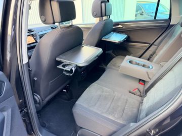 Volkswagen Tiguan - 11