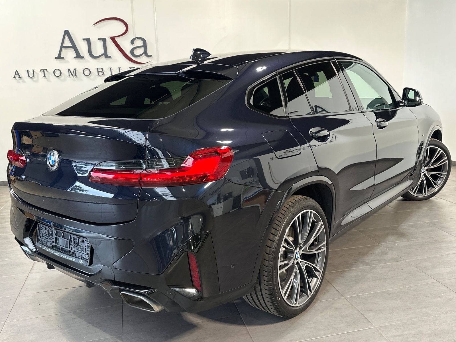 Fahrzeugabbildung BMW X4 xDrive30d M-Sport NAV+LED+AHK+STHZ+HUD+KAM