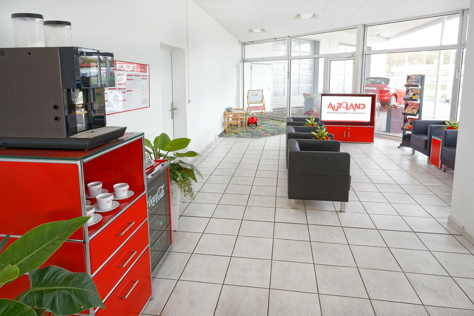 showroom-image-bottom