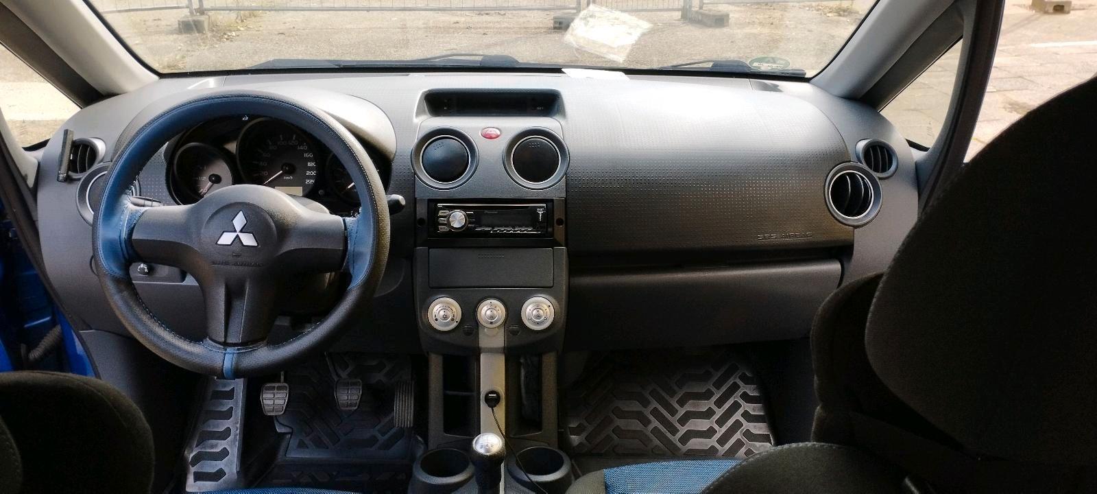 Mitsubishi Colt 2006 — photo 10