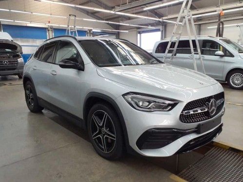Fahrzeugabbildung Mercedes-Benz GLA 200 AMG+Ambiente+TotW+Night+RKamera+19Zoll