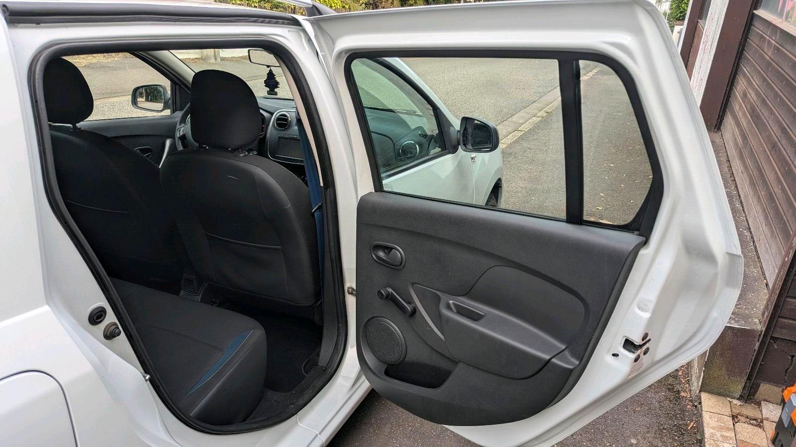 Dacia Logan 2015 — photo 9
