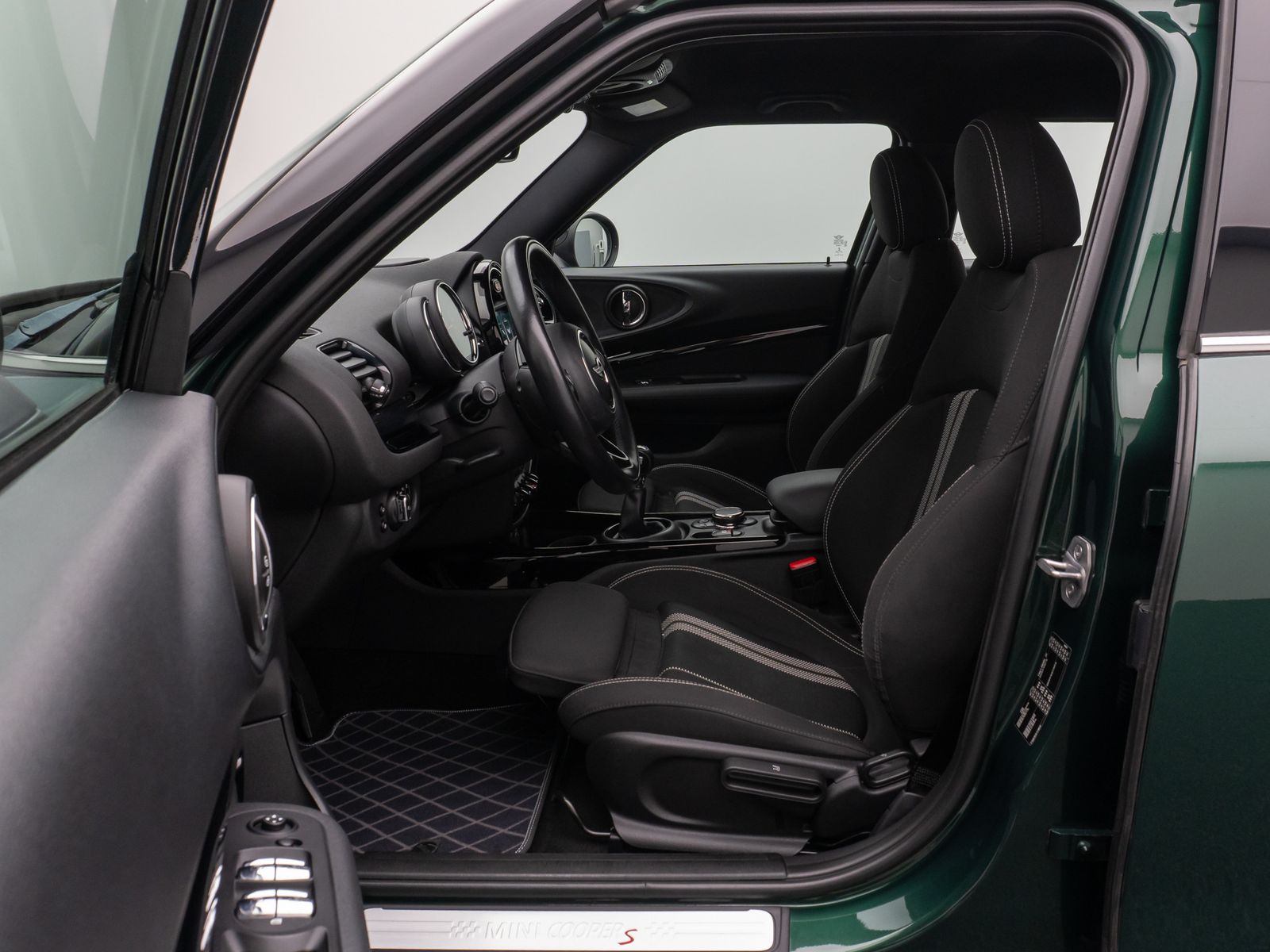 Fahrzeugabbildung MINI Cooper S Clubman Navi Sitzhz Tempomat 8Fach PDCh