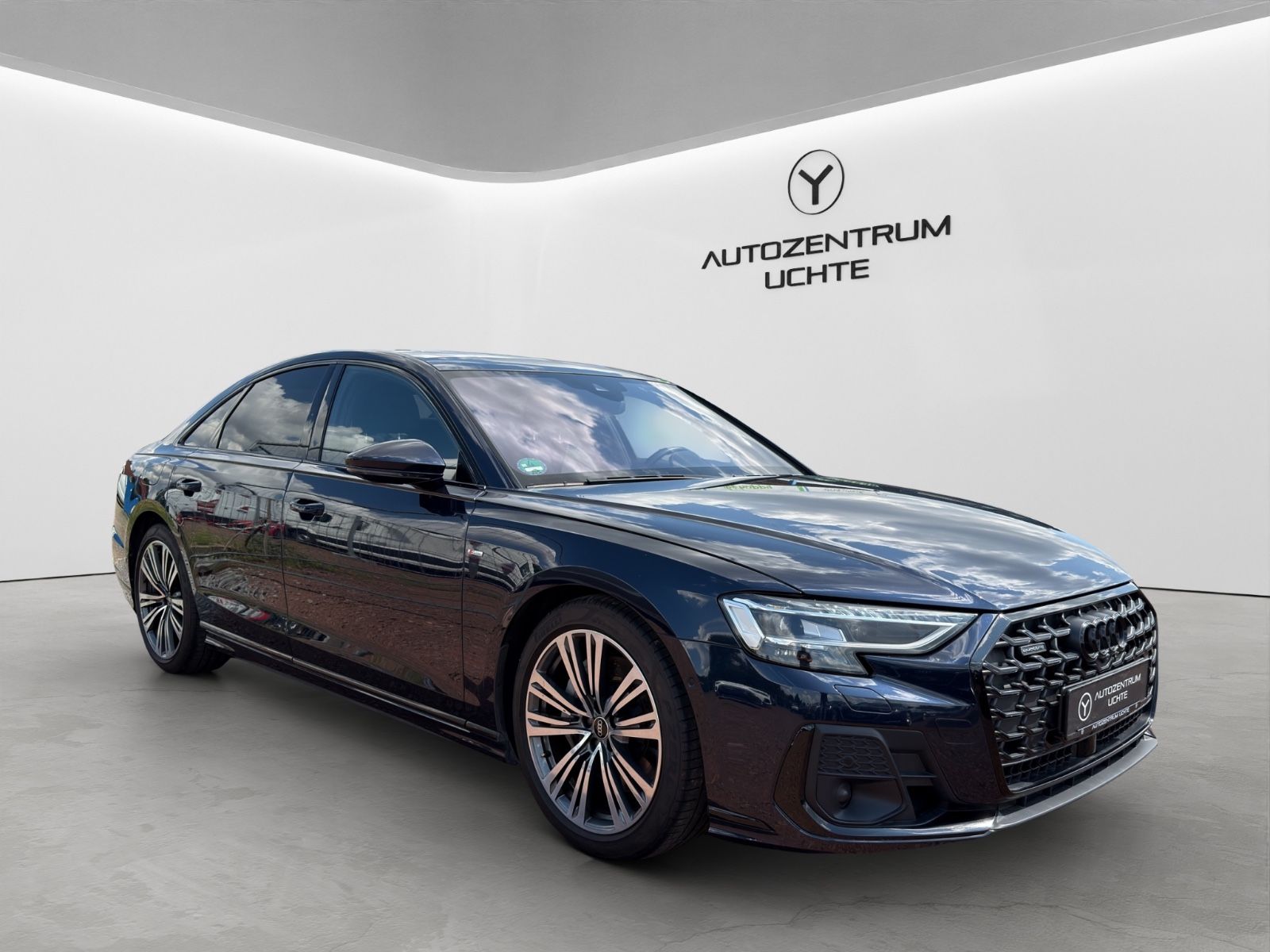 Audi A8 - 1