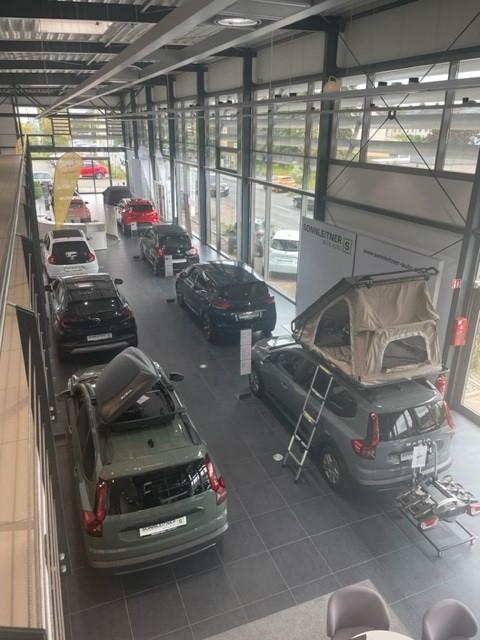 showroom-image-bottom