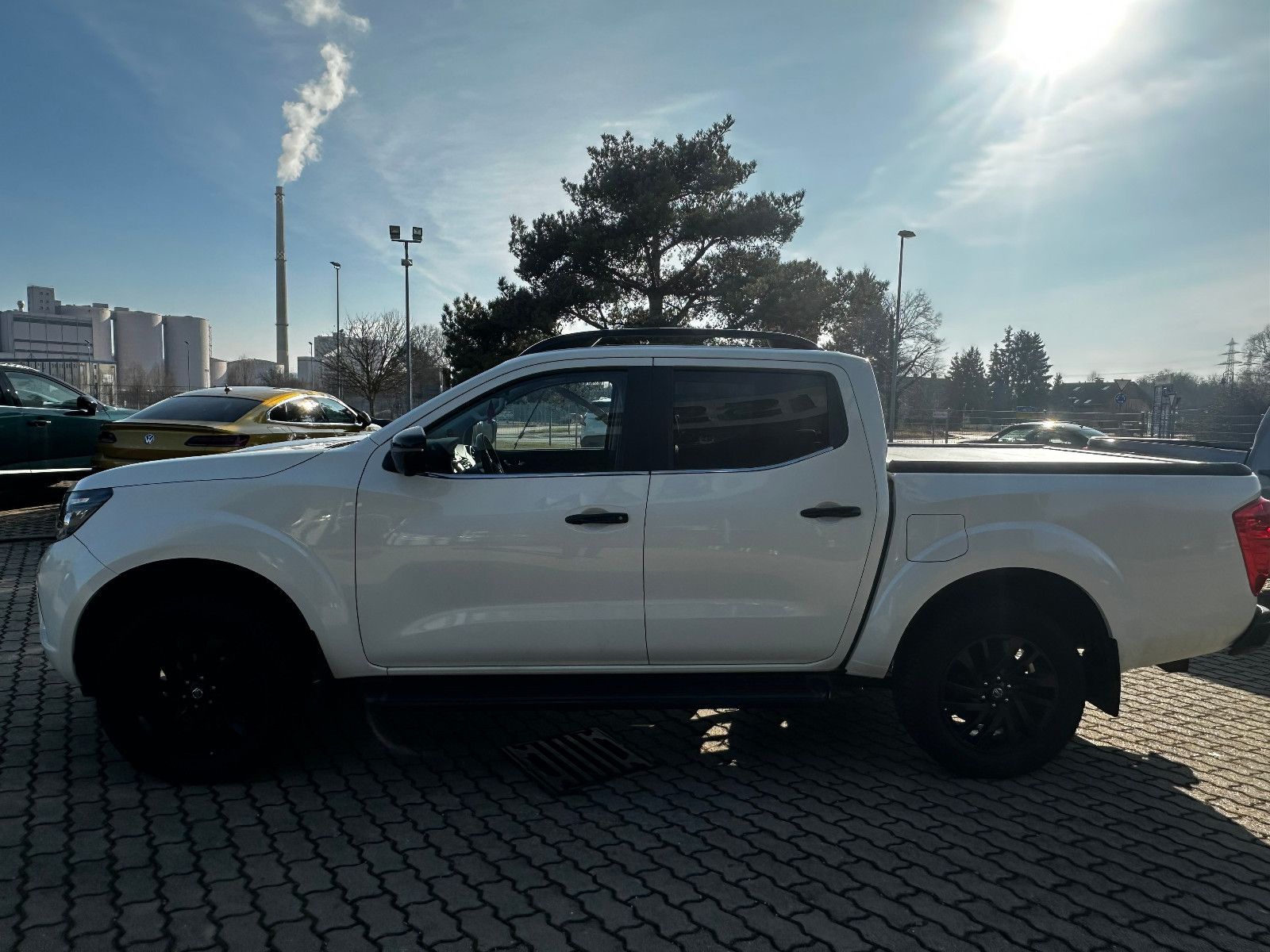 Fahrzeugabbildung Nissan Navara NP300 N-Guard Double Cab 4x4