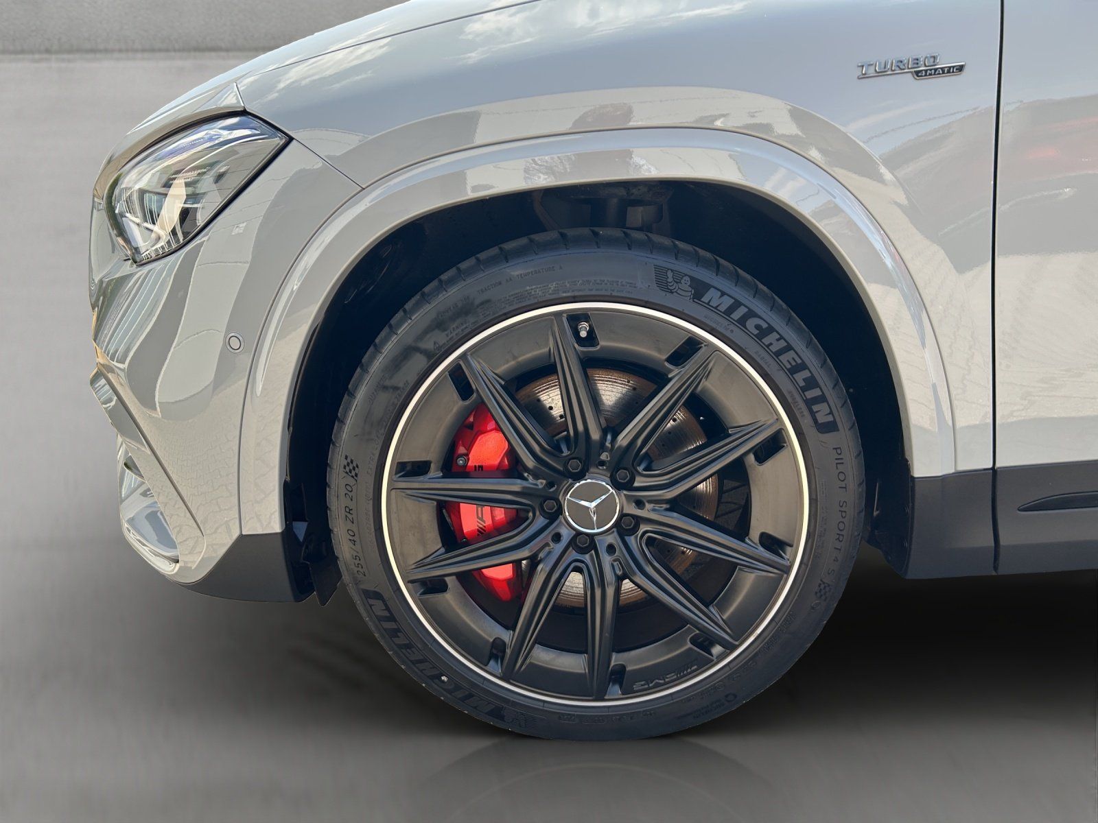 Fahrzeugabbildung Mercedes-Benz GLA35 AMG Prem+ DISTR Perf.Sitz AHK Standhz Burm