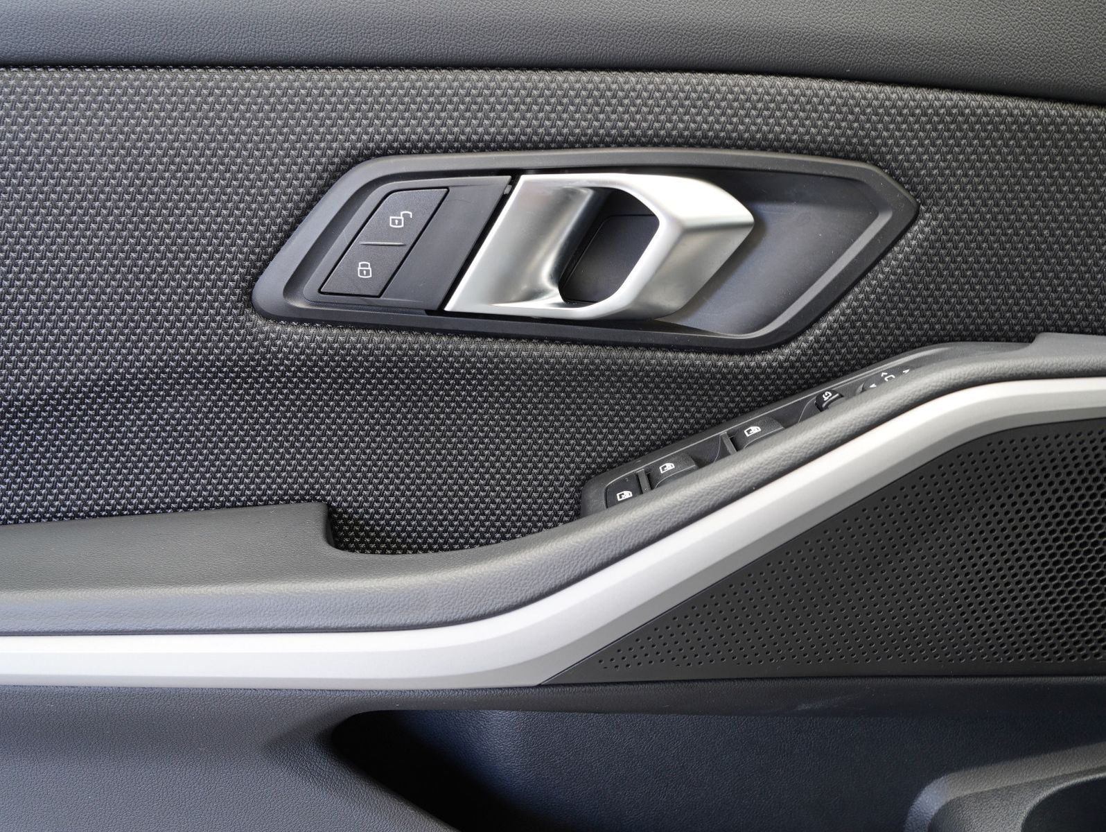Fahrzeugabbildung BMW 320 d xDrive Touring DRIVING-ASSISTANT/CURVED