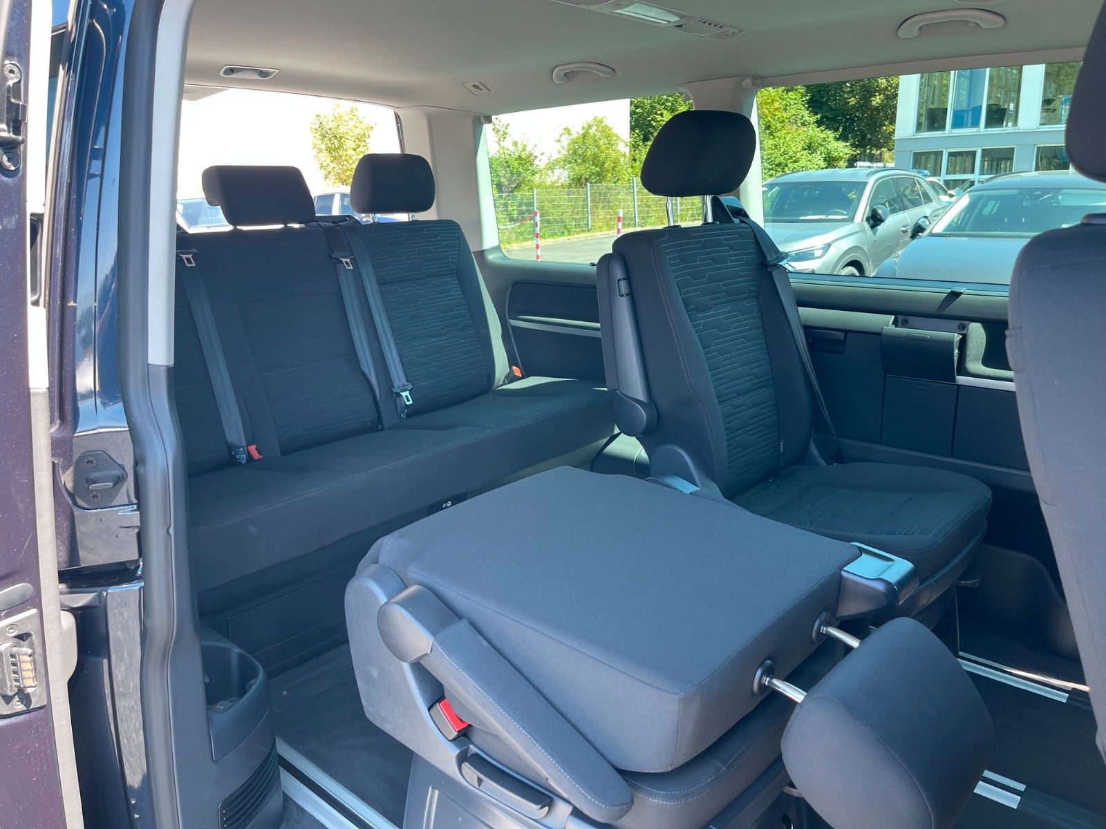 Volkswagen T6.1 Multivan Comfortl. AHK Navi pro foto 13