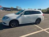 Mitsubishi Outlander 2.4 PLUG-IN HYBRID 4WD Basis Spirit - Mitsubishi Outlander: Basis Spirit