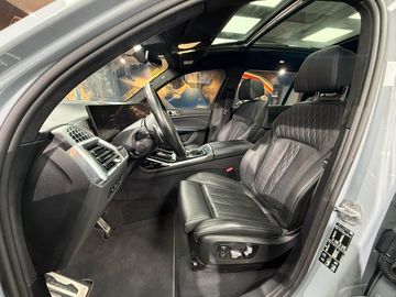 BMW X7 - 9