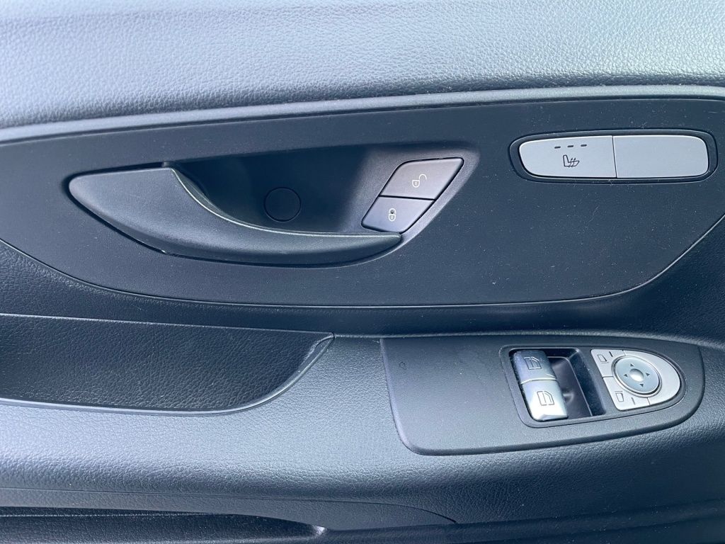 Fahrzeugabbildung Mercedes-Benz Vito 116 Mixto extralang 4x4 Navi PTS RFK Sitzh.