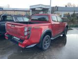 Isuzu D-Max Double Cab 1.9 163PS 4WD AT V-Cross - Isuzu D-Max mit 3 Türen