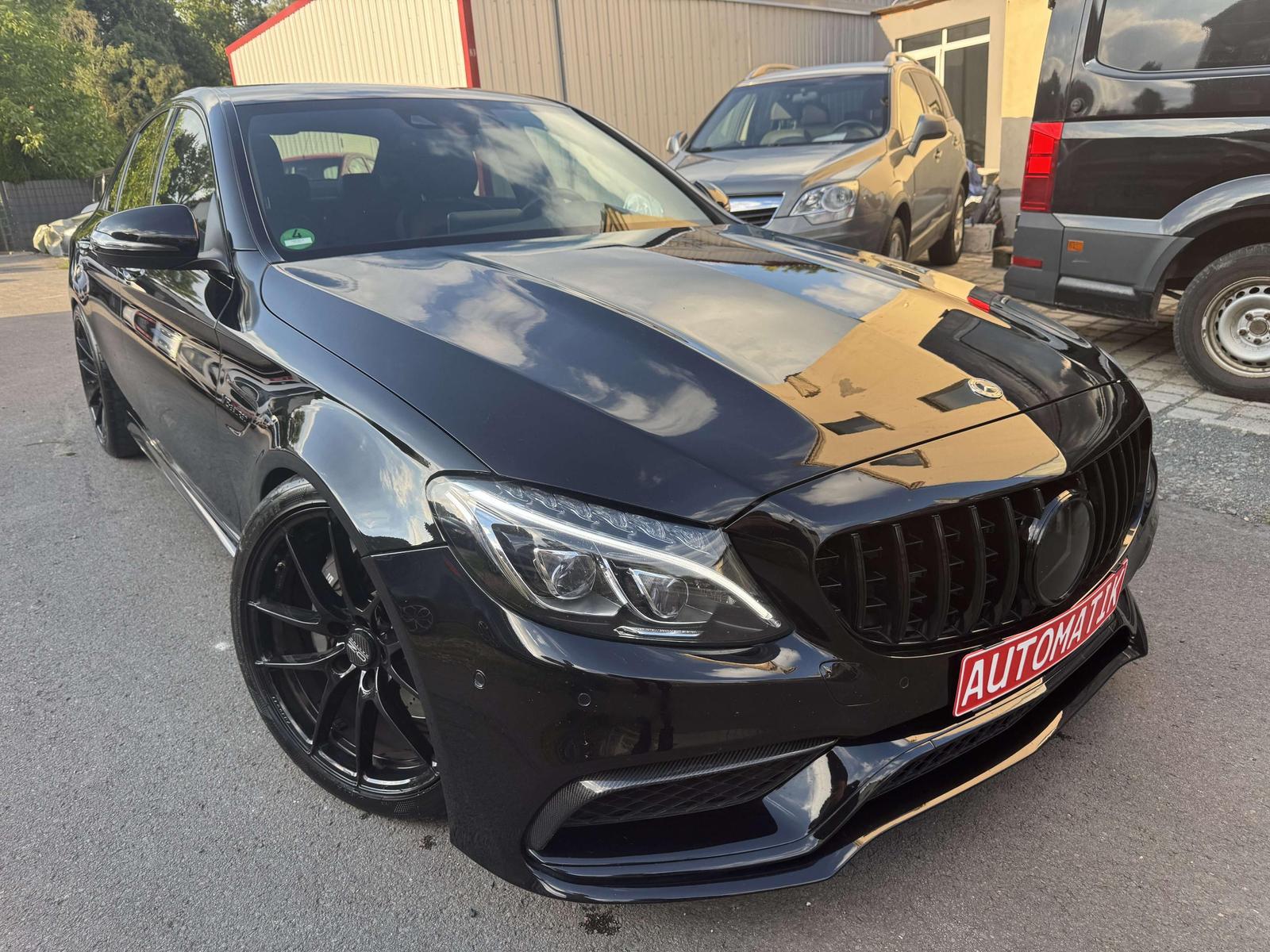 Mercedes-Benz C 63 AMG Performance Abgasanlage / 19 Zoll OZ Le