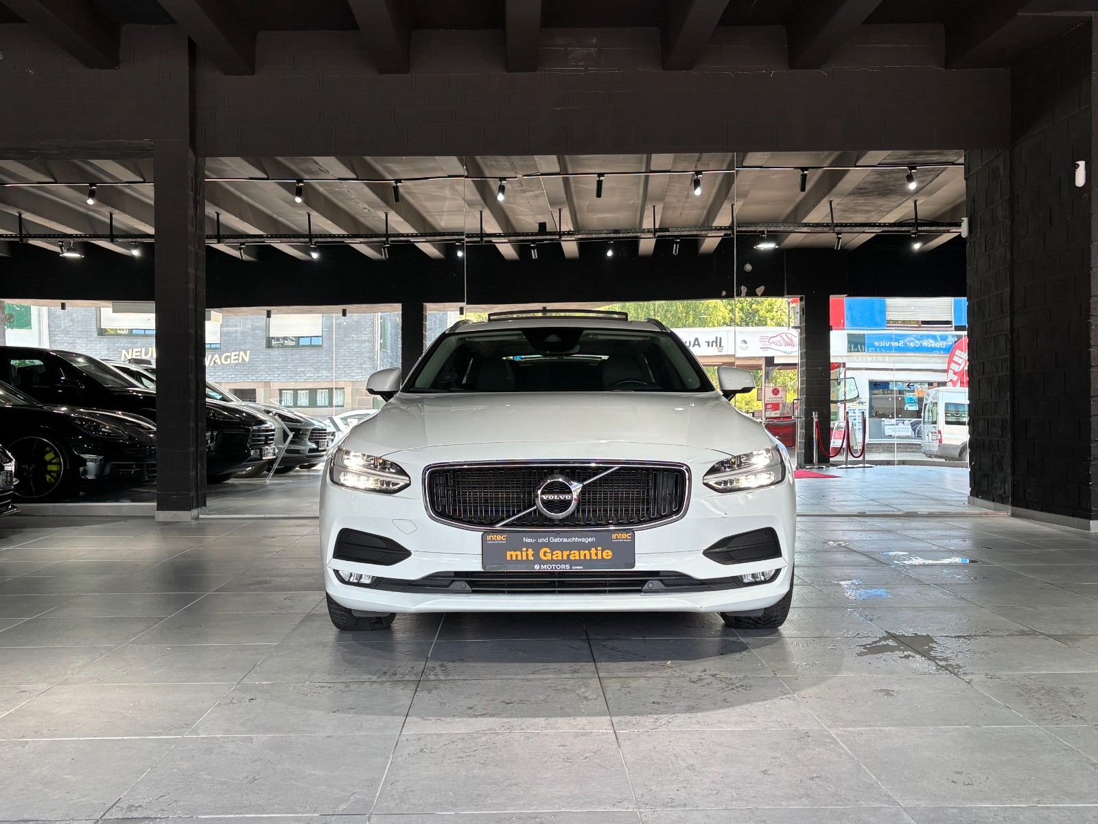 Fahrzeugabbildung Volvo V90 Momentum /KAMERA/PANO/AHK/SHZ/ACC++/LED