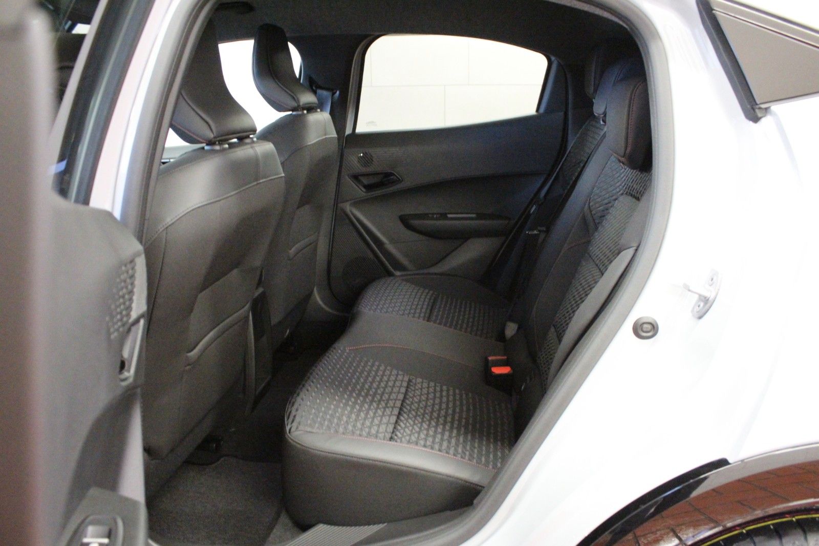 Fahrzeugabbildung Renault Clio TCe 115 Techno *Winter*Safety-Paket*