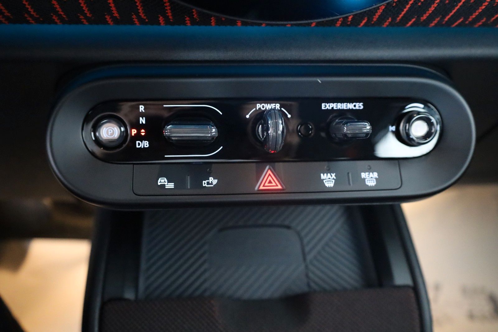Fahrzeugabbildung MINI Countryman BEV E JCW Leder,Navi,LED,HUD,SH