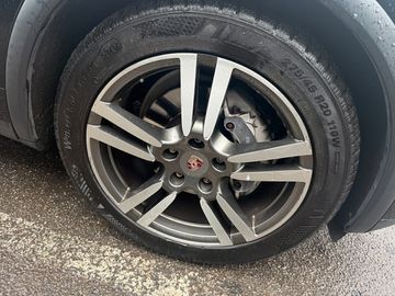 Porsche Cayenne - 7
