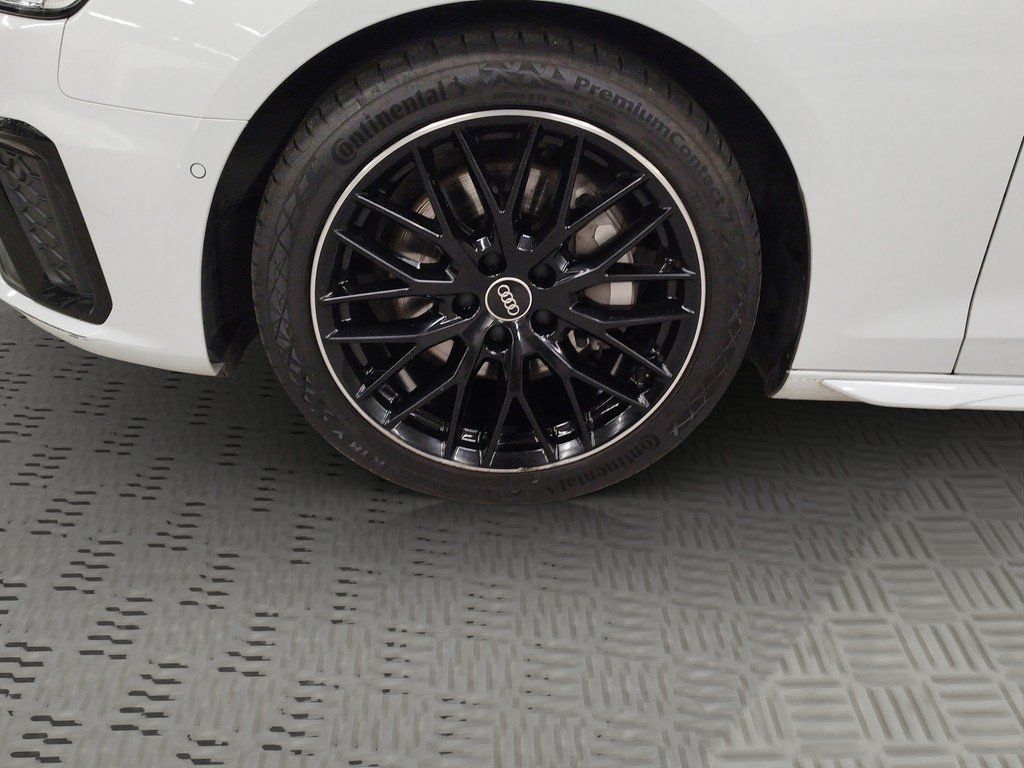 Audi A4 Avant 40 TDI qu. S tronic S line Pano ACC AHK imagem 3