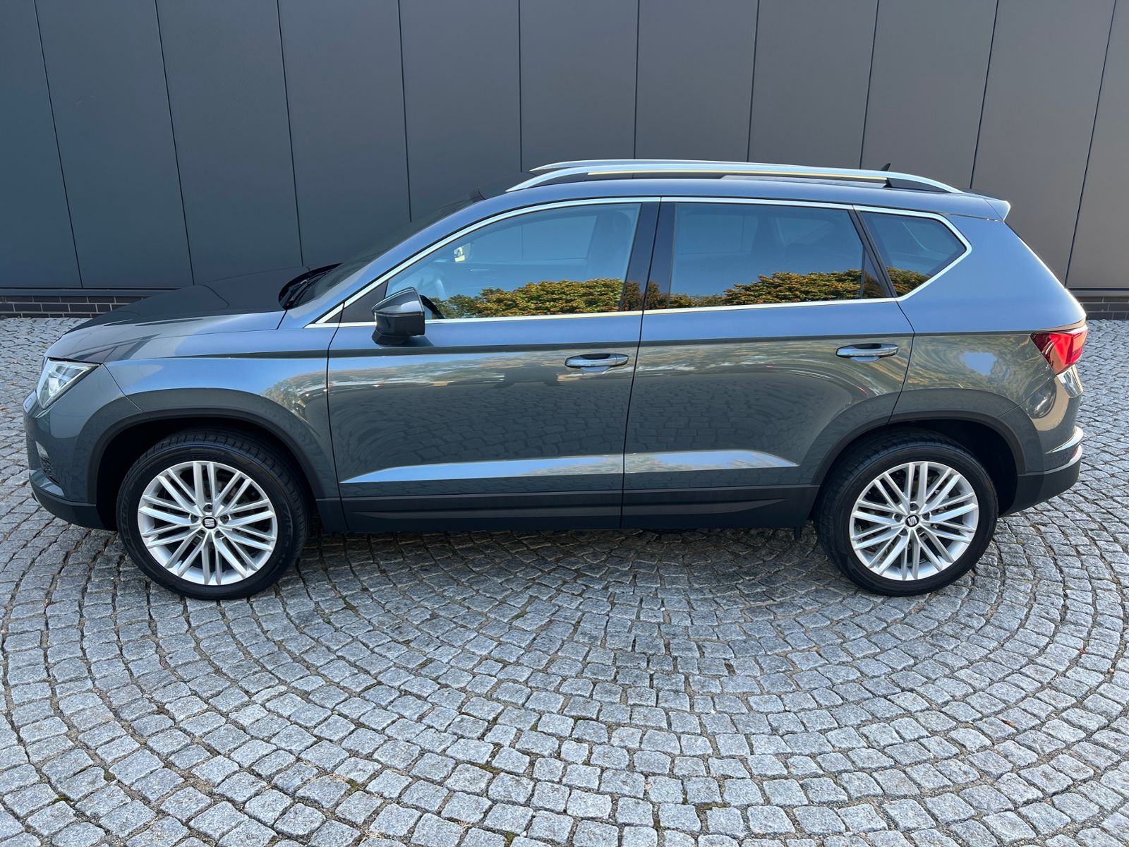 Fahrzeugabbildung SEAT Ateca 1.5 TSI DSG ACT Xcellence *AHK, Kamera, 18
