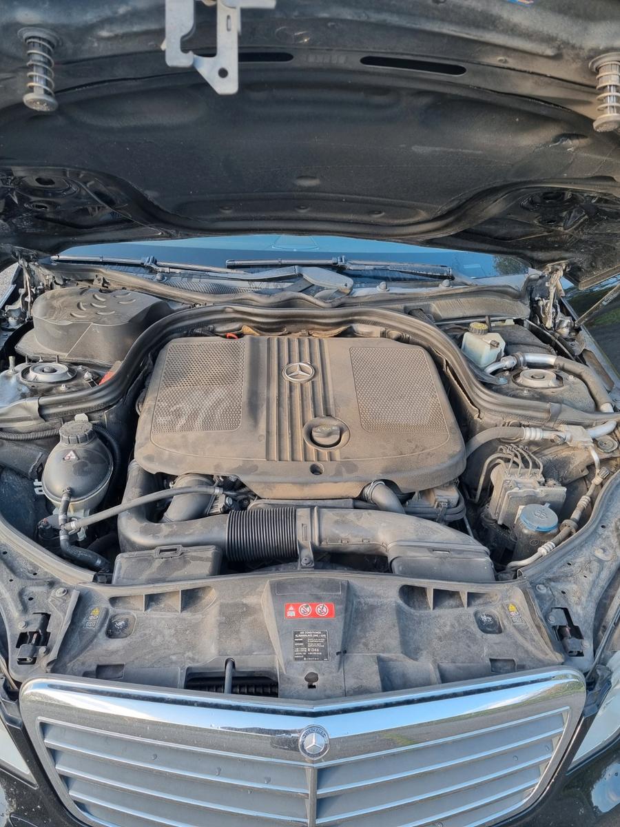 Mercedes-Benz E250 2011 — photo 7