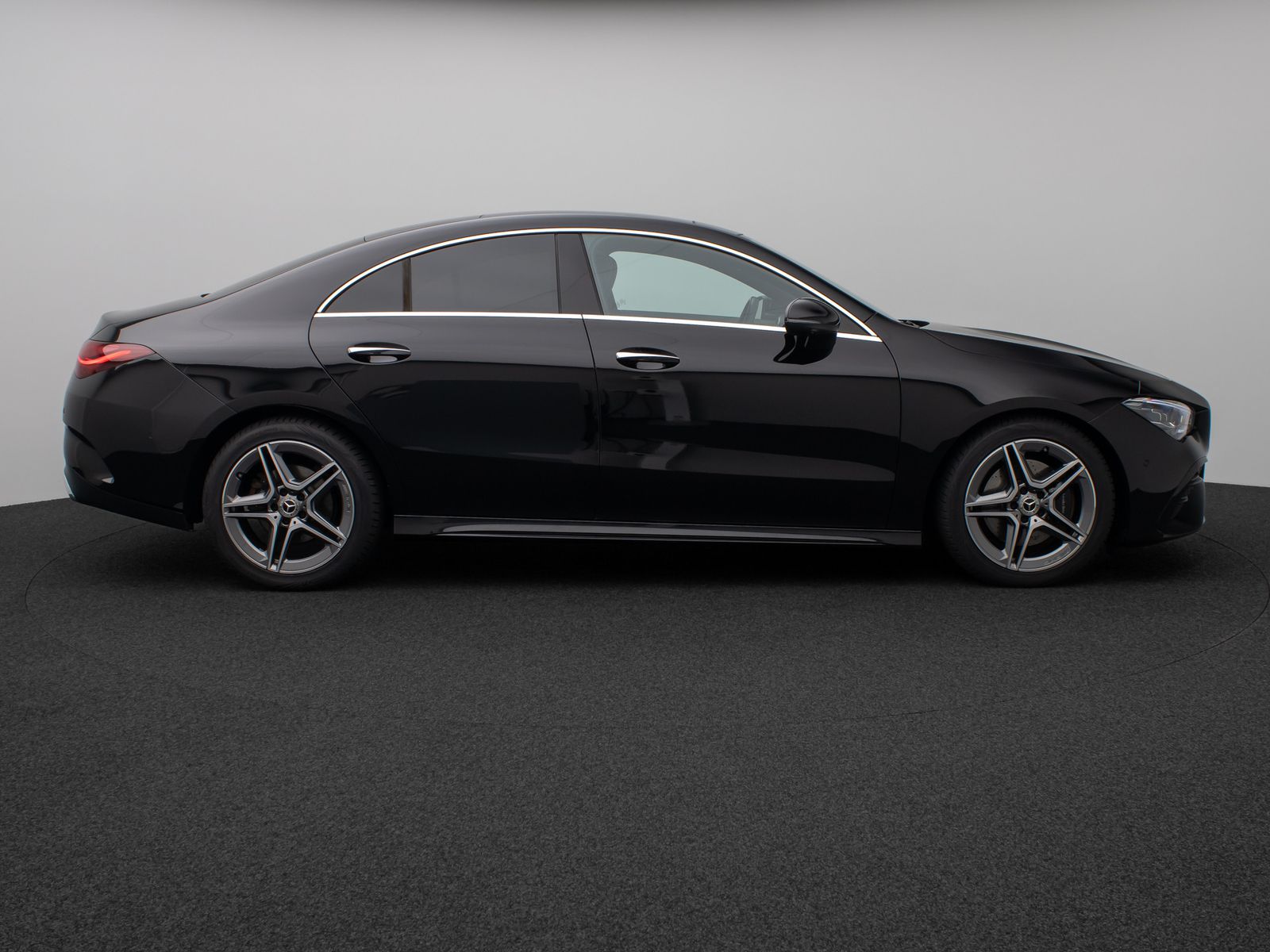 Fahrzeugabbildung Mercedes-Benz CLA 200d AMG Line Panorama 360°Lenkrhzg Komfort