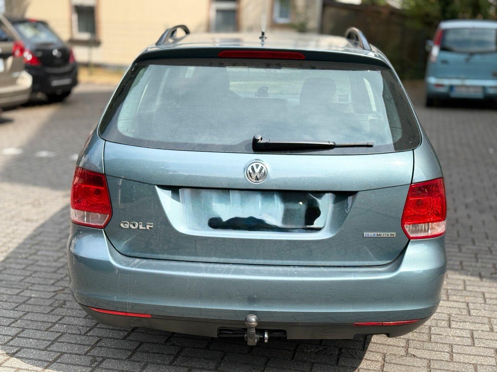 Volkswagen Golf 2009 — interior