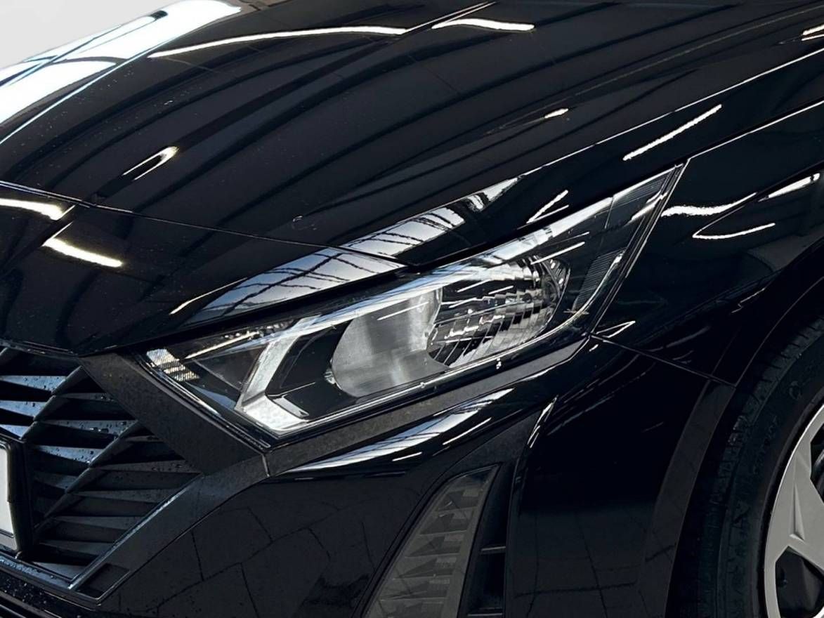 Fahrzeugabbildung Hyundai i20 Select Funktionspaket PDC Navi Rückfahrkamer