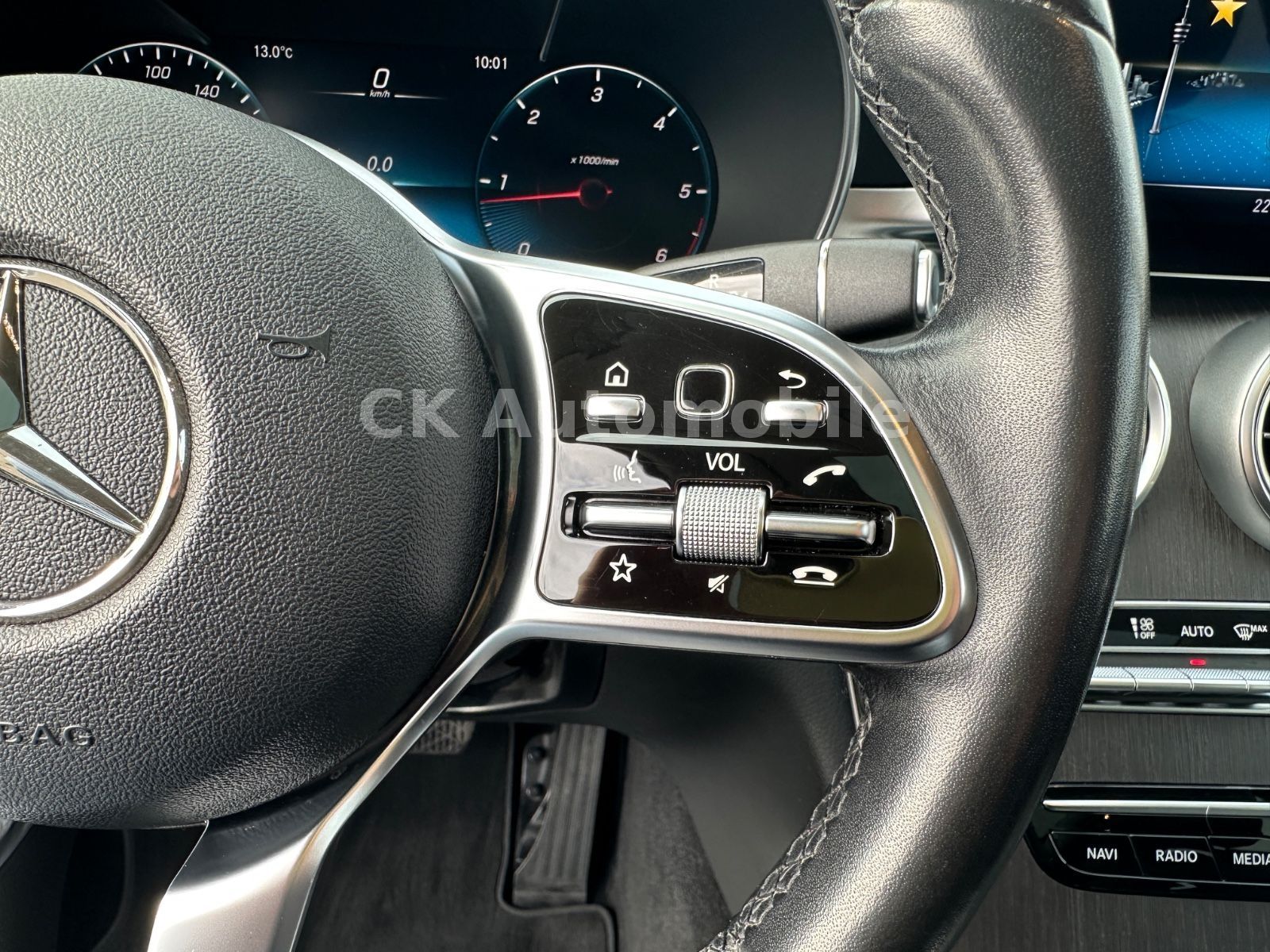 Fahrzeugabbildung Mercedes-Benz C300d T 4Matic Avantgarde/Burmeste/Navi/LED/360°