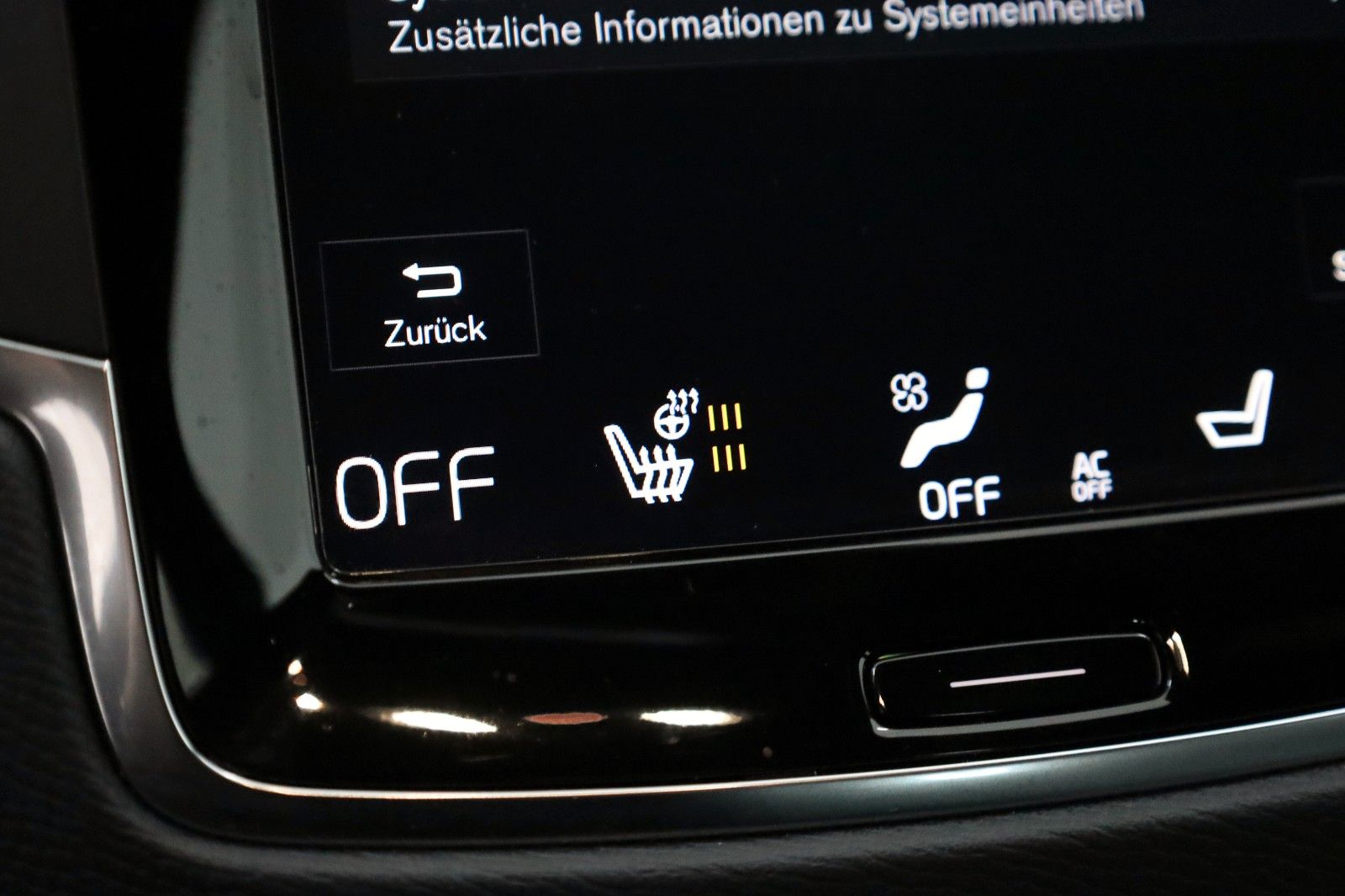 Fahrzeugabbildung Volvo XC90 T8 Inscription Expr.,Navi,360Kam,HUD,7Sitze