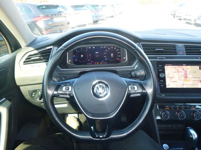 Fahrzeugabbildung Volkswagen Tiguan 2,0 TDI 4Motion >AUT/KAM/NAV/SHZ/ACC<