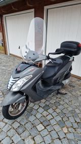 Malaguti Blog 125 Roller mit Koffer - MALAGUTI MOTORRAD