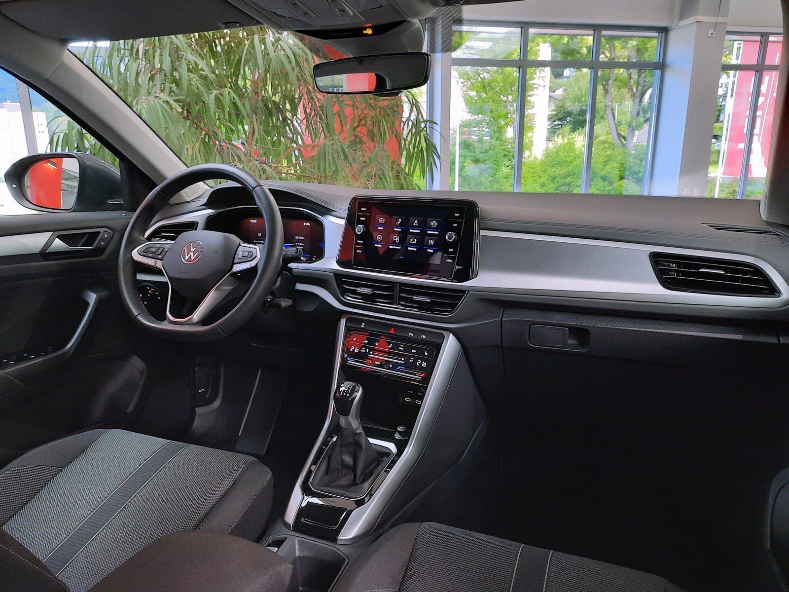 Fahrzeugabbildung Volkswagen T-Roc TSI *AHK*Standhzg*Cam*LED*Sitzhzg*Navi*ACC