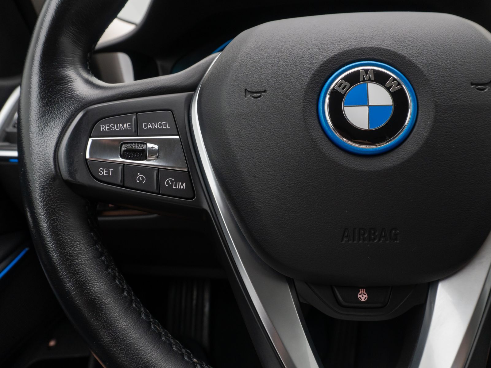 Fahrzeugabbildung BMW 320e Sport Line DAB CockPitPr Lenkrhzg AHK Alarm