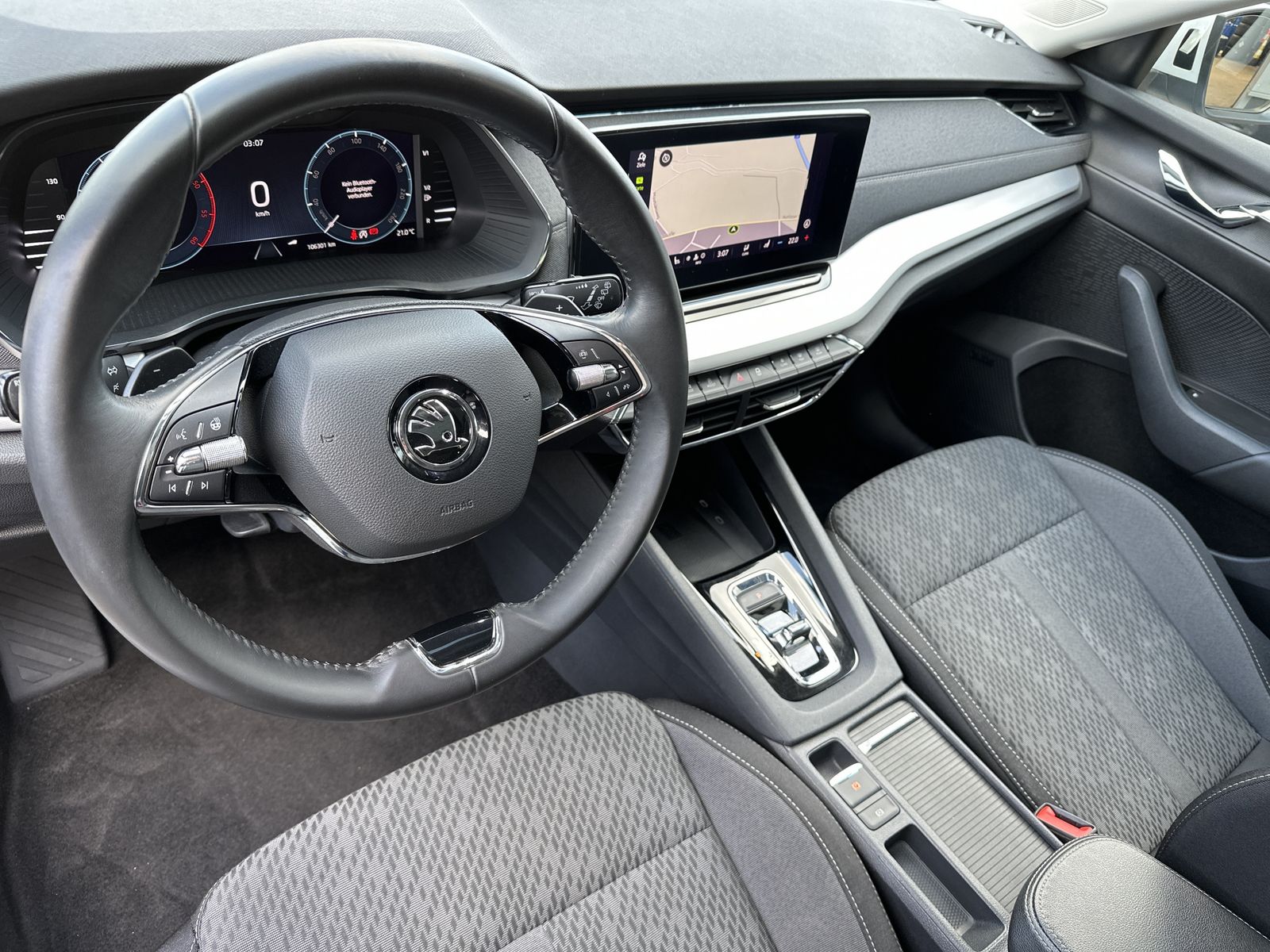 Fahrzeugabbildung SKODA Octavia Combi 2.0 TDI DSG NAV+LED+AHK+PANO+CANTO
