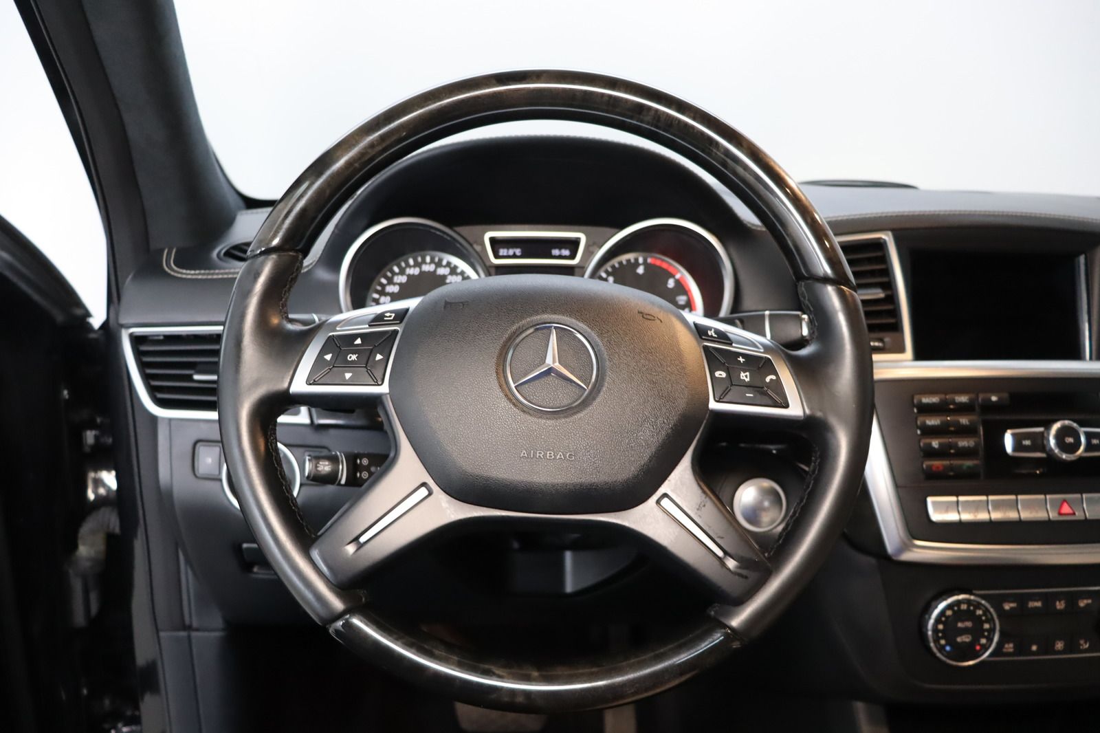 Fahrzeugabbildung Mercedes-Benz GL 350 d 4Matic DIS FOND Desingno Pano * 7. Sitz
