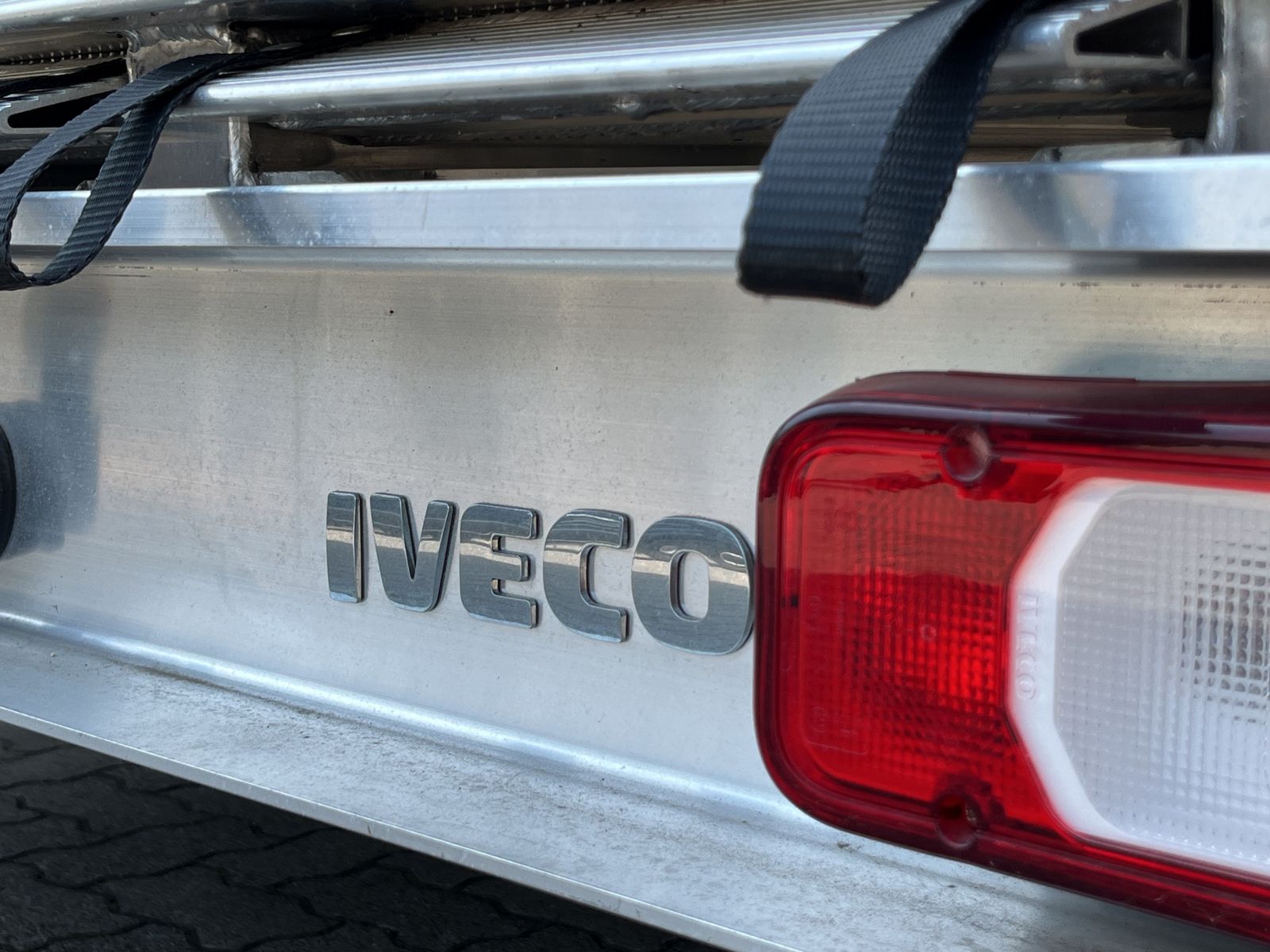 Fahrzeugabbildung Iveco Daily 35C21 210PS*Automatik*AHK*3500KG*Navi*Temp