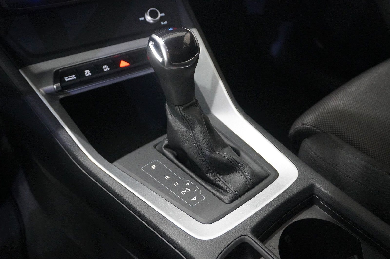 Fahrzeugabbildung Audi Q3 35 TFSI ADVANCED S-TRONIC NAVI/LED/VIRTU/DAB+