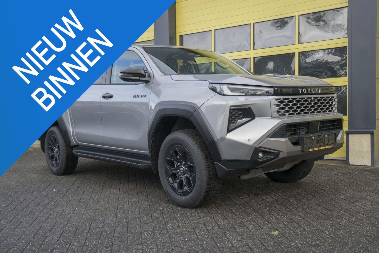 Toyota Hilux 2.8 D-4D Hybrid Invincible JBL voll-aussta