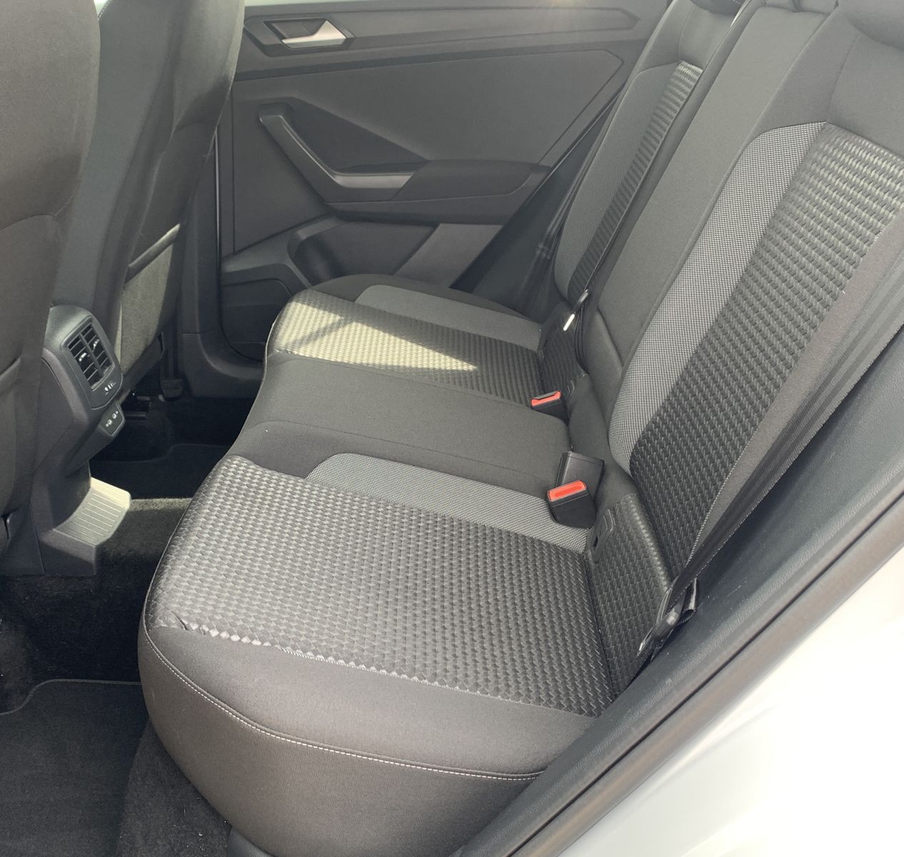 Fahrzeugabbildung Volkswagen T-Roc 1.5 TSI*Active*Cam*LED*Anschlussgarantie*