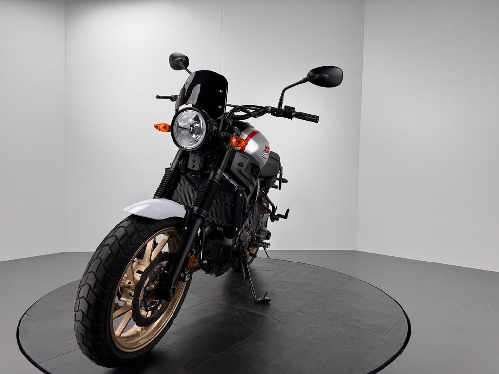 Fahrzeugabbildung Yamaha XSR 700 XTRIBUTE *TOP-ZUSTAND *AKRAPOVIC